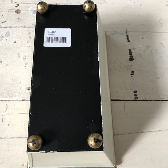 Hand-painted Ivory Tole Metal Bin-Gold Rubbed Edge - Picture 8 of 9